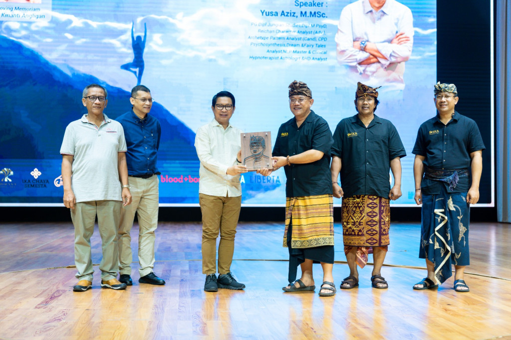 Sekda Adi Arnawa Buka Seminar Kesehatan My Life Journey “Fate or Soul Destiny”